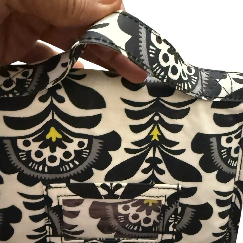 Vera Bradly Stylish Black and Yellow Patterned Lunch Bag. Brand new